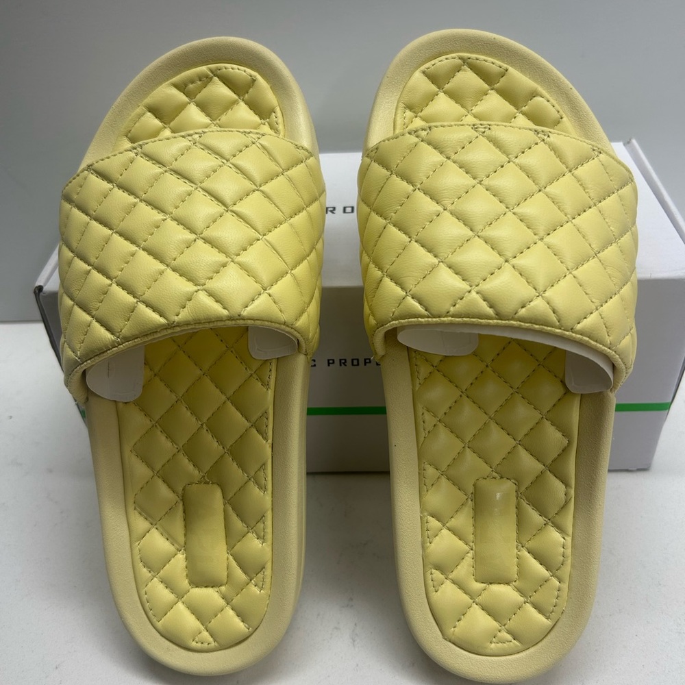 APL‎ Lusso Quilted Leather Slide Sandals in Lemon Zest Size 7